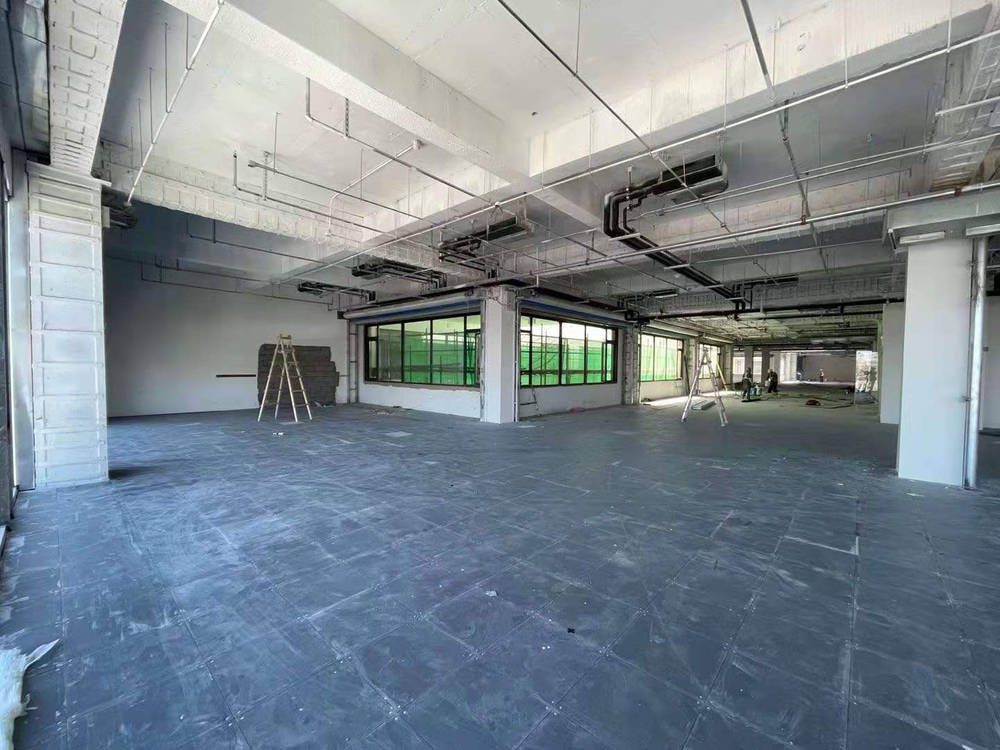 龙湖蓝海引擎产业园   900平米    4元